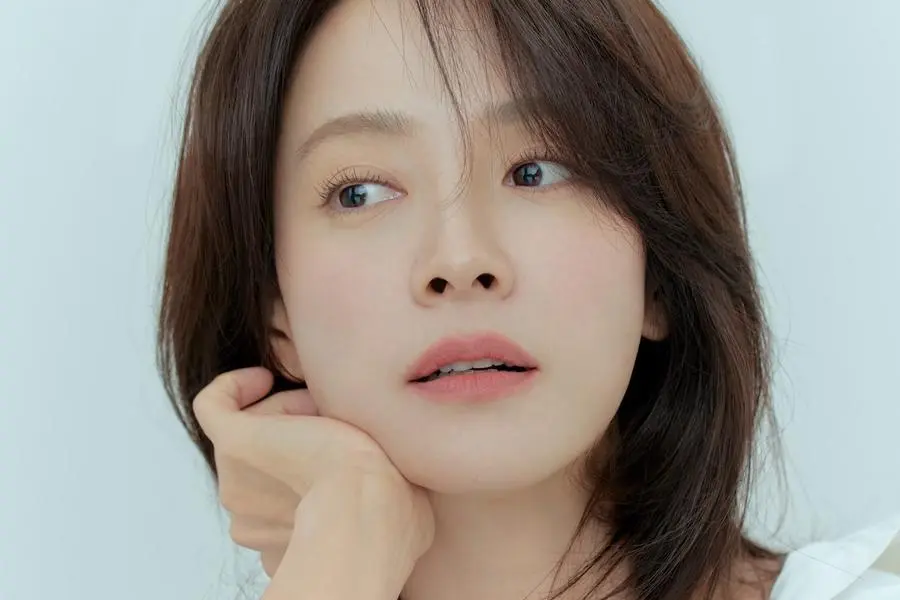 Agência de Song Ji Hyo responde às alegações sobre seu pai