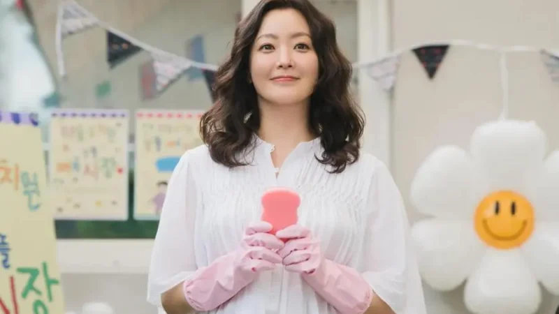 Kim Hee Sun Revive Seus Instintos de Rainha das Compras em Casa em um Mercado de Pulgas de Jardim de Infância em ‘No Next Life’