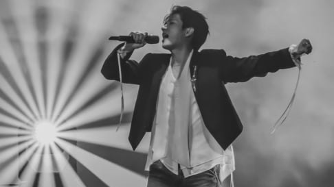 Nam Woo Hyun do INFINITE brilha no concerto solo ‘Tree High School’ em Manila