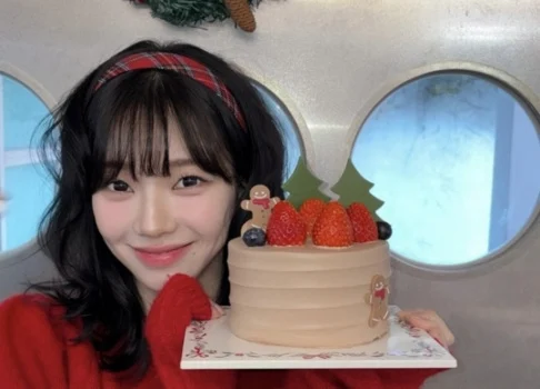 Karina do aespa: visuais adoráveis de Natal encantam fãs