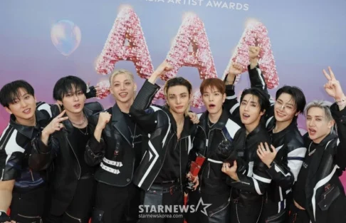 Stray Kids se destaca com momentos hilários no Asia Artist Awards 2025