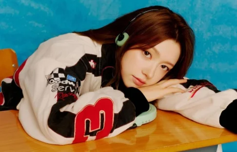 Chanelle do FIFTY FIFTY chama atenção com mensagem ‘anti-ICE’ no Bubble