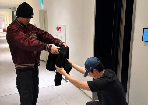 EXO: Kai e D.O. surpreendem fãs com troca de presentes de aniversário