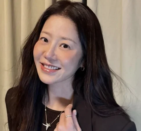 Go Hyun Jung recebe críticas por postar fotos do show do Davichi