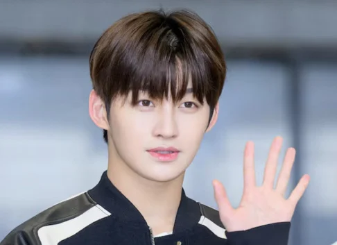 Jihoon, do TWS, ausente em fansign na China após falecimento do pai