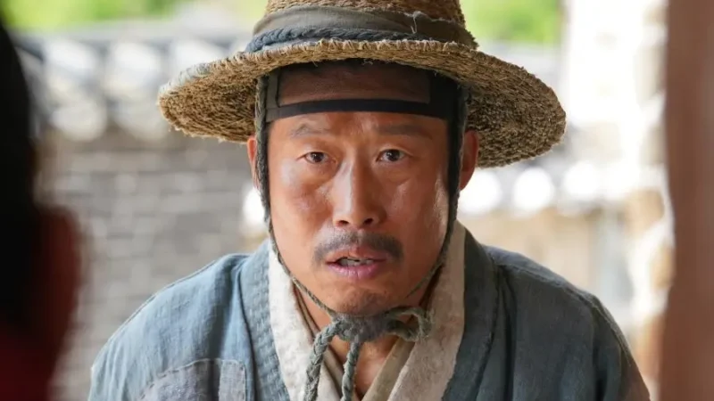 Yoo Hae Jin Mostra Charme Terroso Como Chefe de Aldeia em ‘O Guardião do Rei’