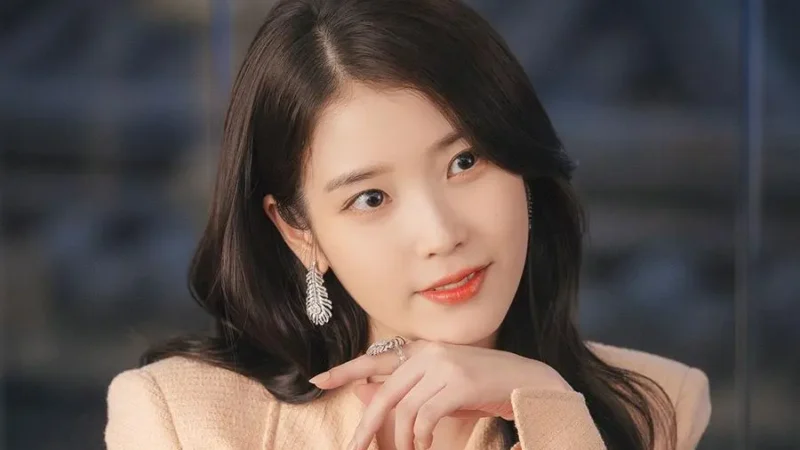 IU se casa com Príncipe Byeon Woo Seok em ‘Perfect Crown’