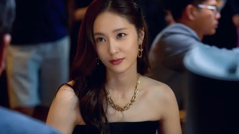 Krystal brilha como filha de família rica em novo drama de suspense