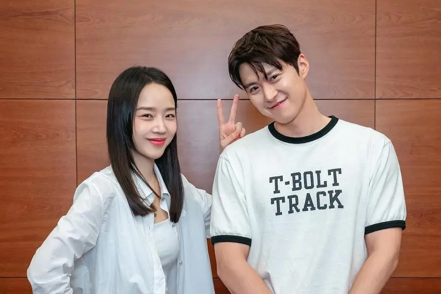 Assista: Shin Hae Sun e Gong Myoung testam química em leitura de roteiro de ‘Filing for Love’