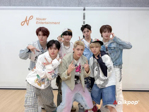 Entrevista Exclusiva com NouerA sobre o Terceiro Mini-Álbum ‘POP IT LIKE’ e Ascensão na Indústria K-pop