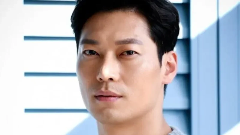 Park Hoon negocia para estrelar novo drama de beisebol ‘Full Count’