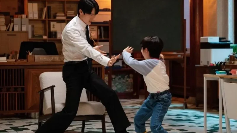 Yoo Yeon Seok é possuído por espírito de criança em ‘Advogado Fantasma’